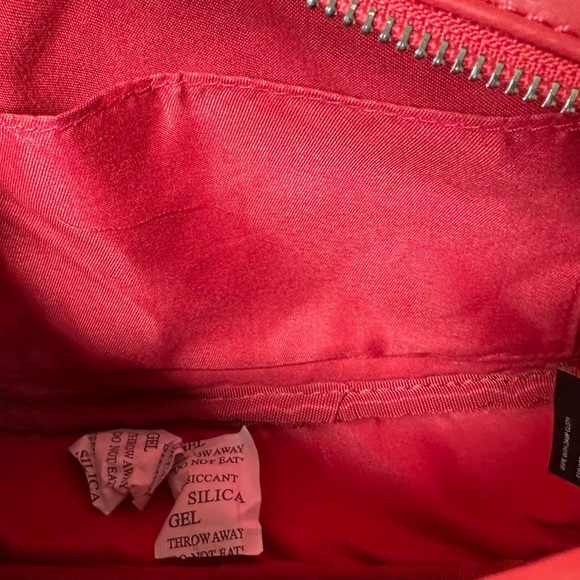 Badgley Mischka NWT Pearl-Embellished Red Crossbody Bag - Picture 5 of 7